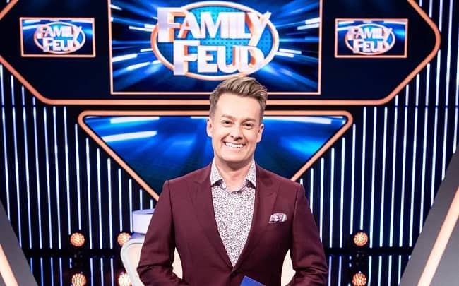 Grant Denyer in the Family Feud 