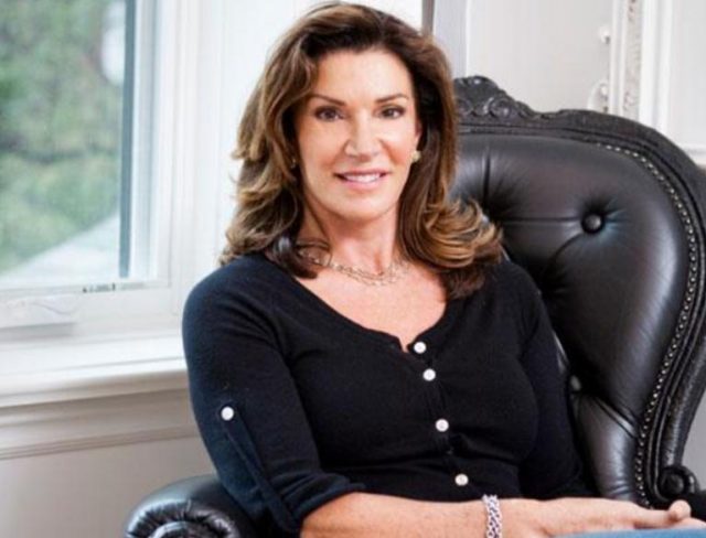 Hilary Farr Body Stats, Son, Married, Husband, Family, Height, Bio