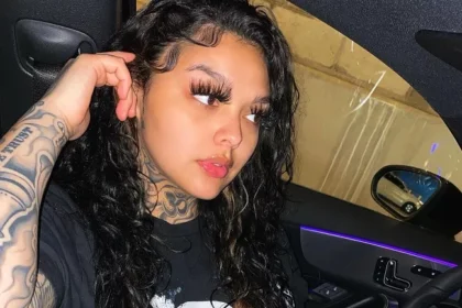 Jaidyn Alexis inside a car